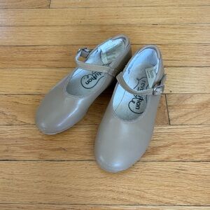 U-Shell Tap Shoe By Revolution in kids size 1